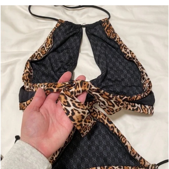 NWT Victoria’s secret’s swimsuit one piece size M - Picture 5 of 8